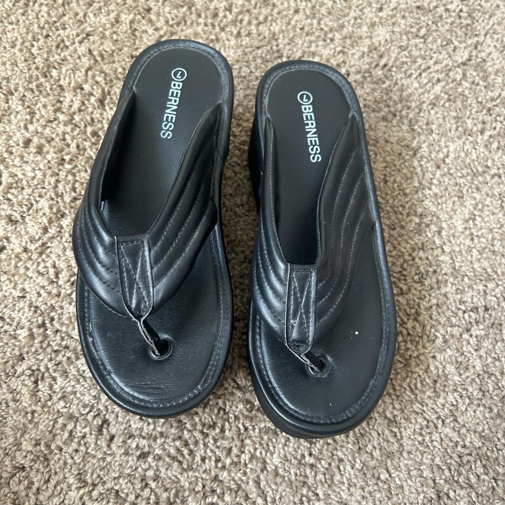 Black platform Sandals